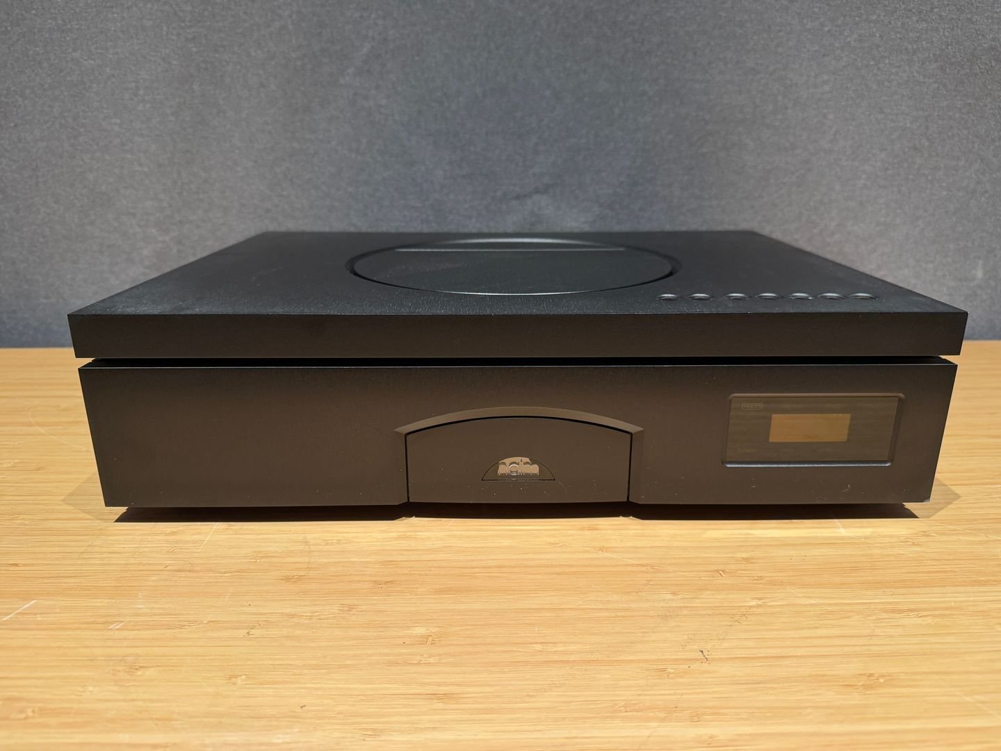 Naim CD 555 with Power Supply - New & Pre-owned Hi-Fi | SoundTribeAsia Naim CD 555 with Power Supply