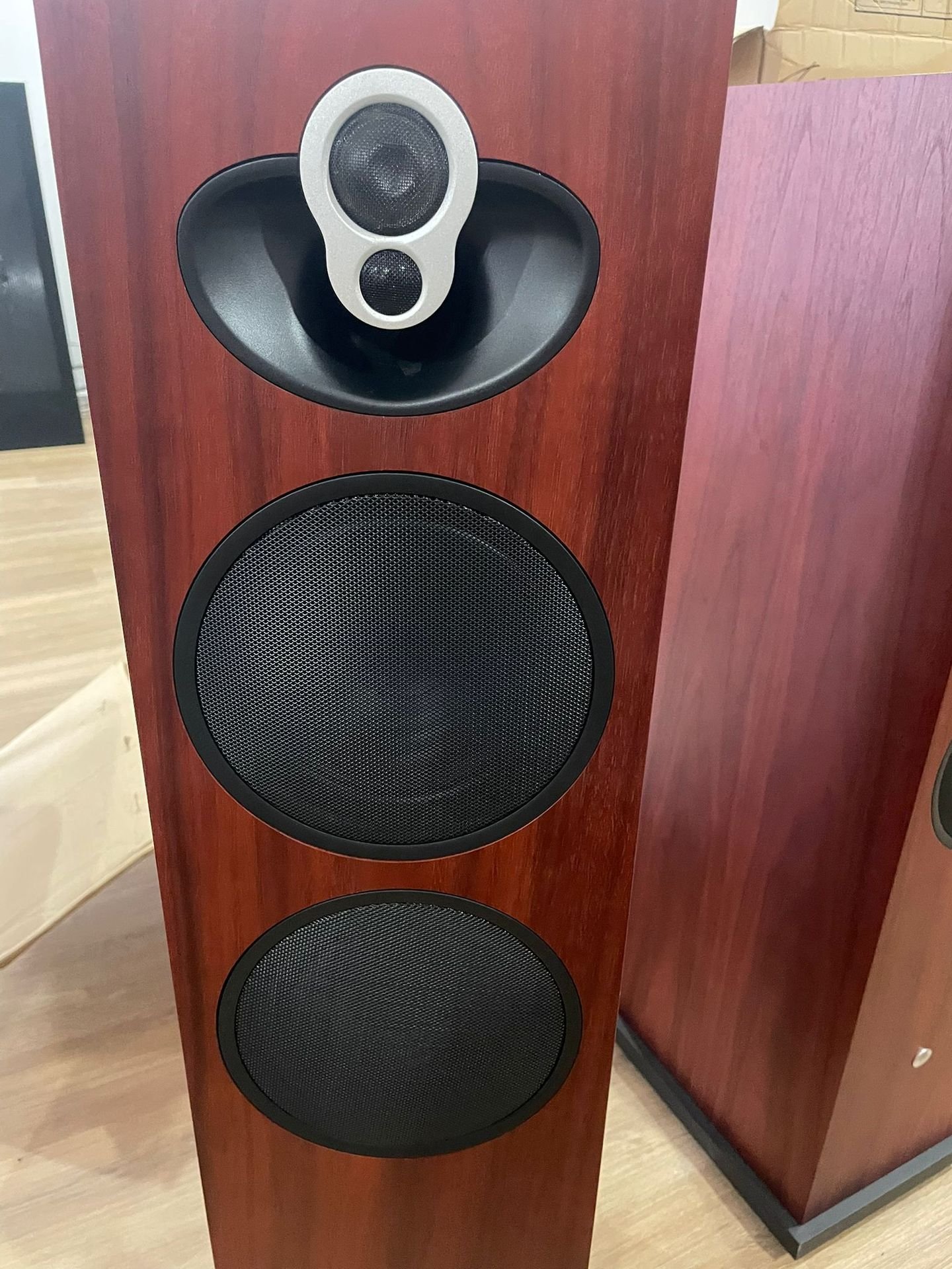 img-NeTWng3GS- Linn Majik 140 Floorstanding Speakers