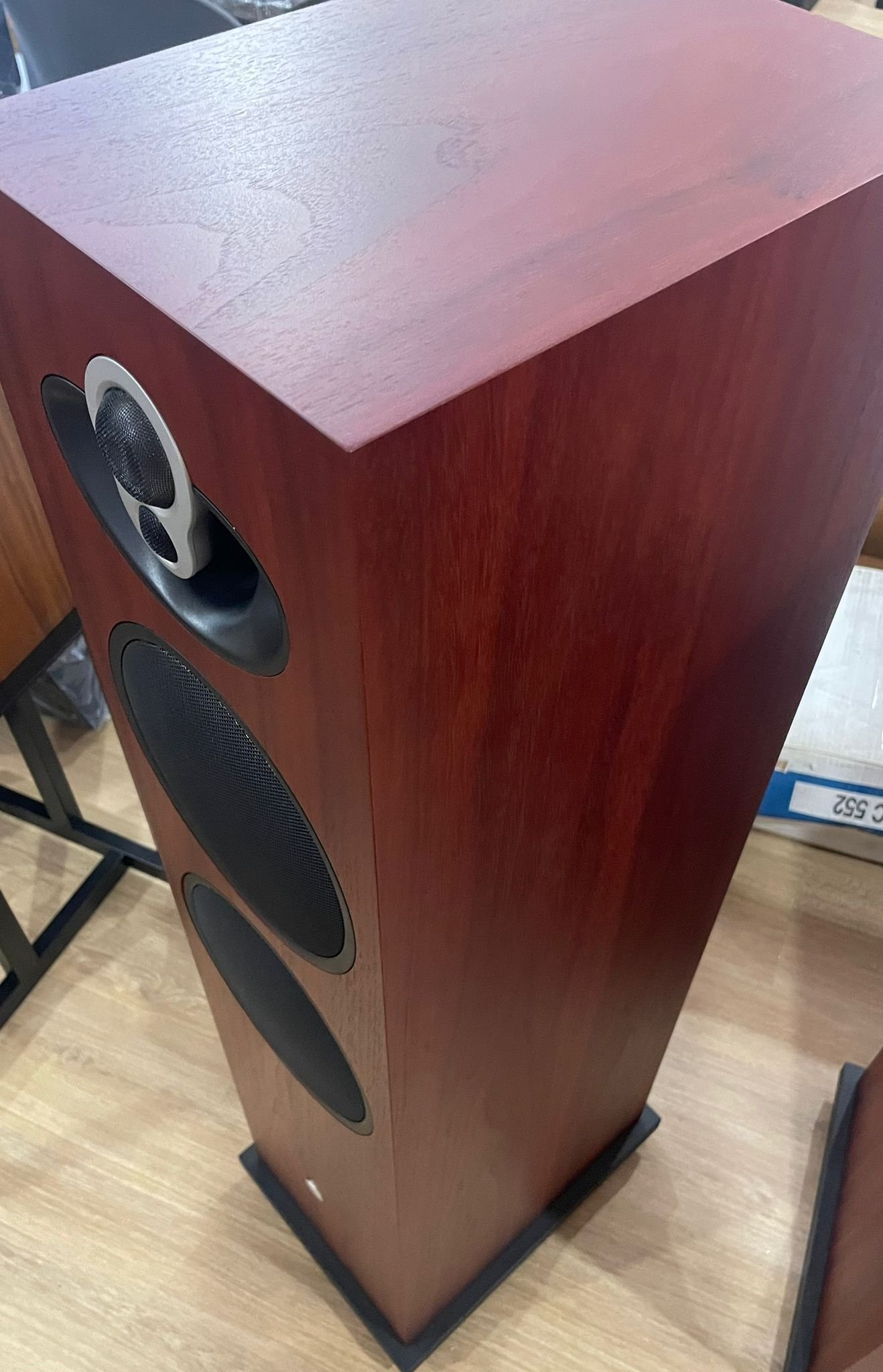 img-OjxXYWs7SY Linn Majik 140 Floorstanding Speakers