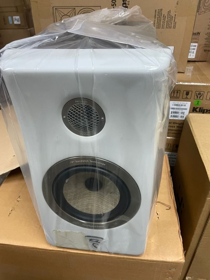 Focal Kanta N1 White/Black Bookshelf Speakers Pair with Stands