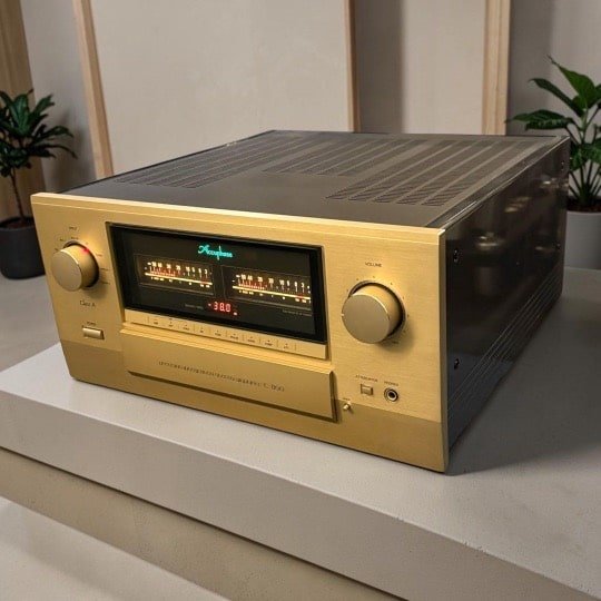 Accuphase E-800 Integrated Amplifier